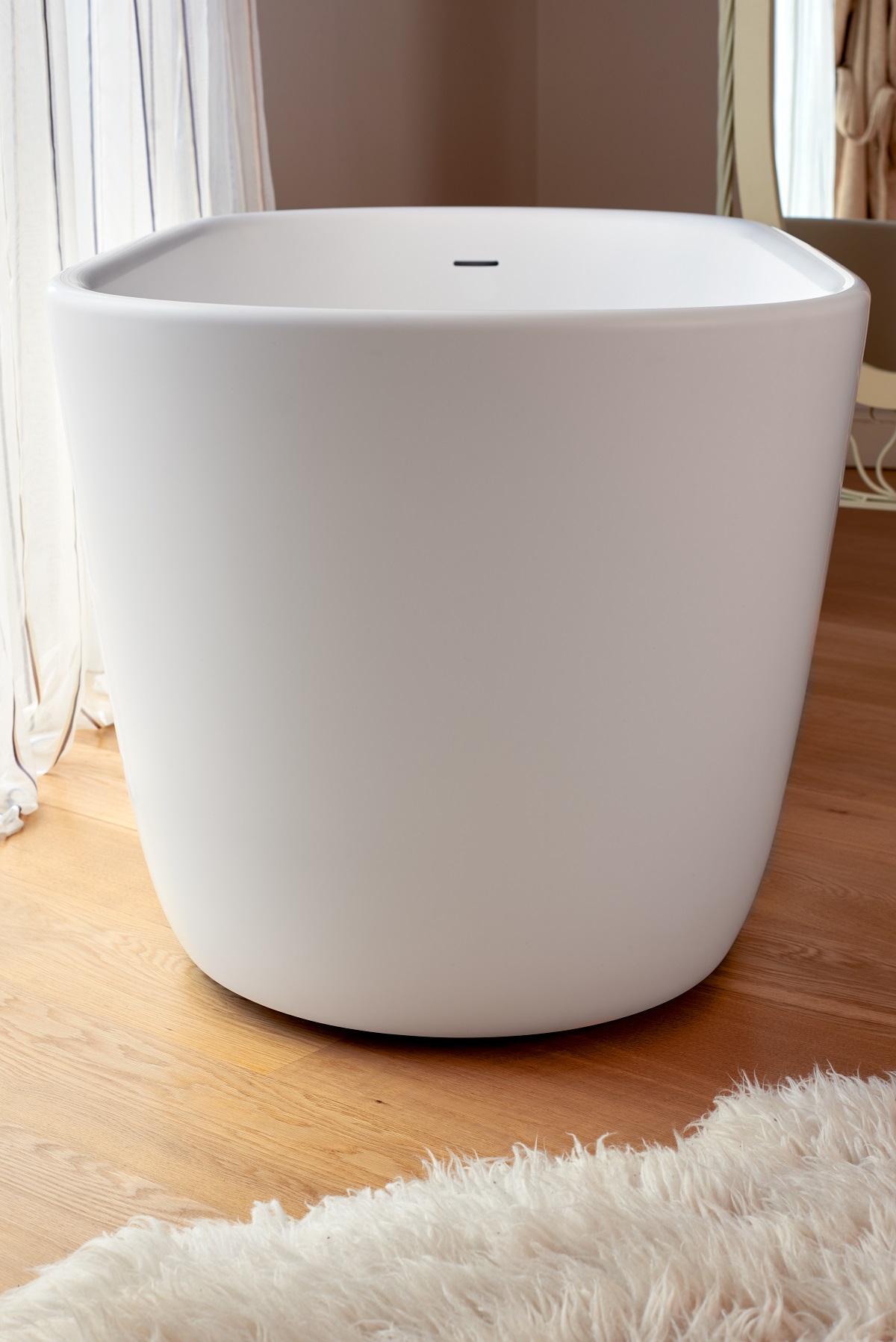 Aquatica LullabyWht™ (PureScape 602M) Freestanding Solid Surface Bathtub