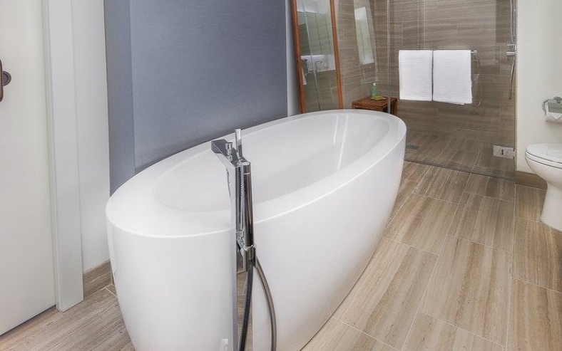 Handel Architects Aquatica PureScape 174B Wht Freestanding Acrylic Bathtub new