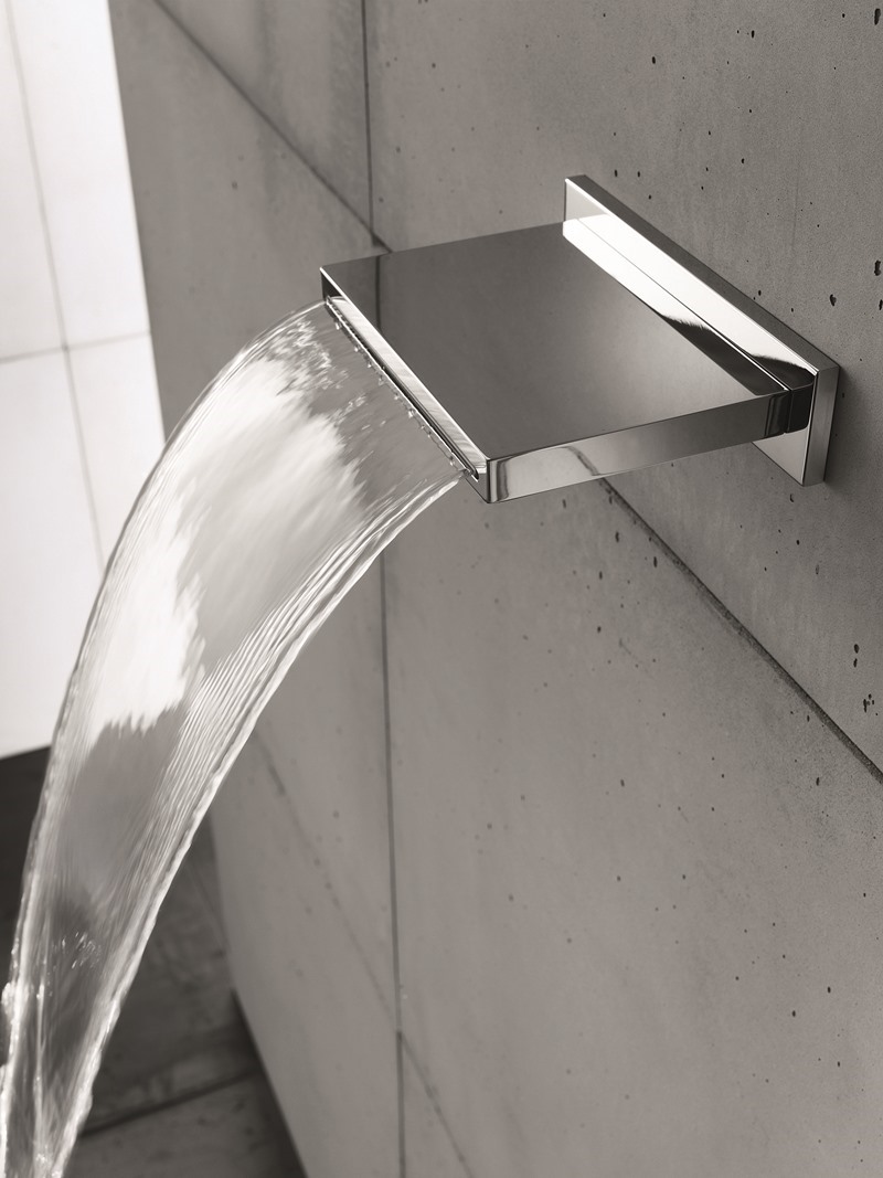 Spring RC235/140 WallMounted BuiltIn Waterfall Shower