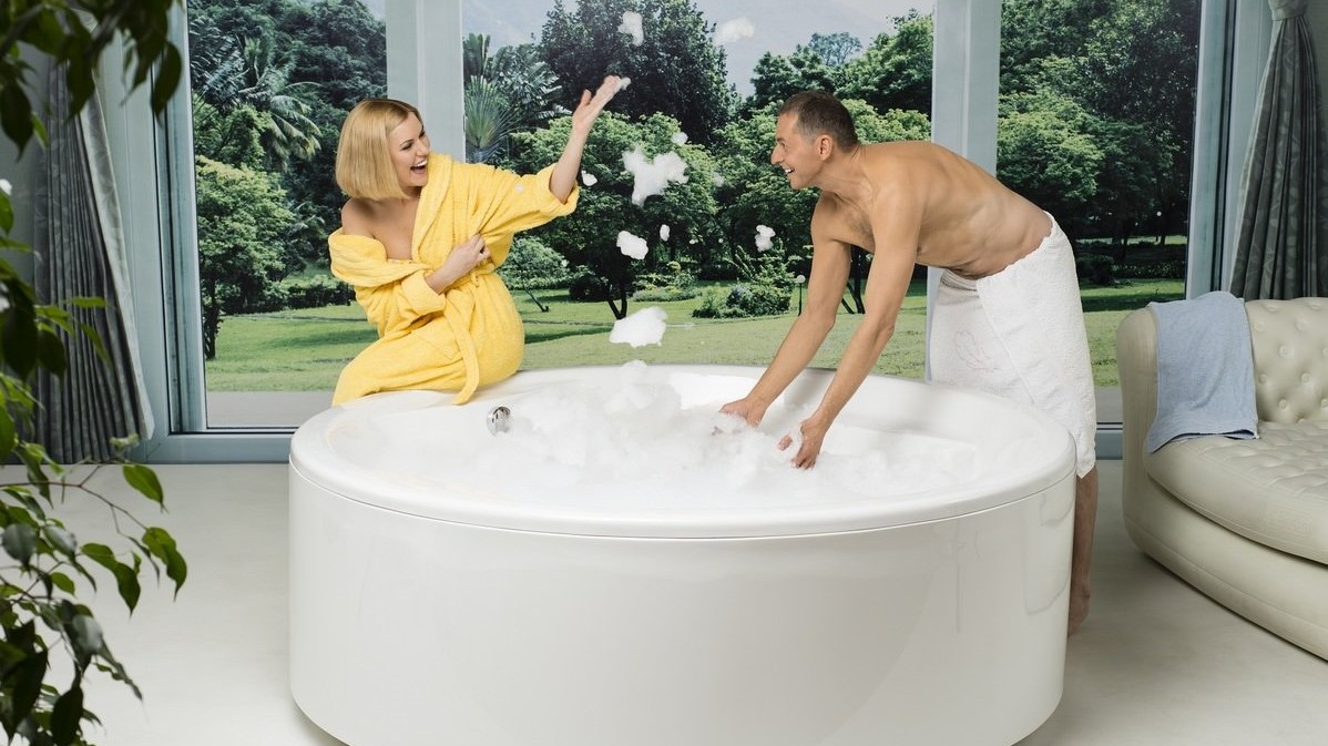 Allegra Round Freestanding Bathtub 2 (web 3)