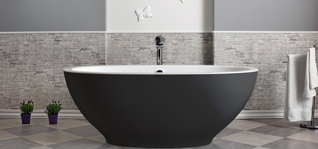 Aquatica Karolina Blck Wht Freestanding Solid Surface Bathtub 01 (600)