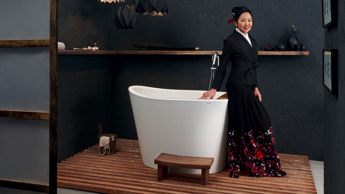 Aquatica true ofuro tranquility freestanding solid surface bathtub web 02 720