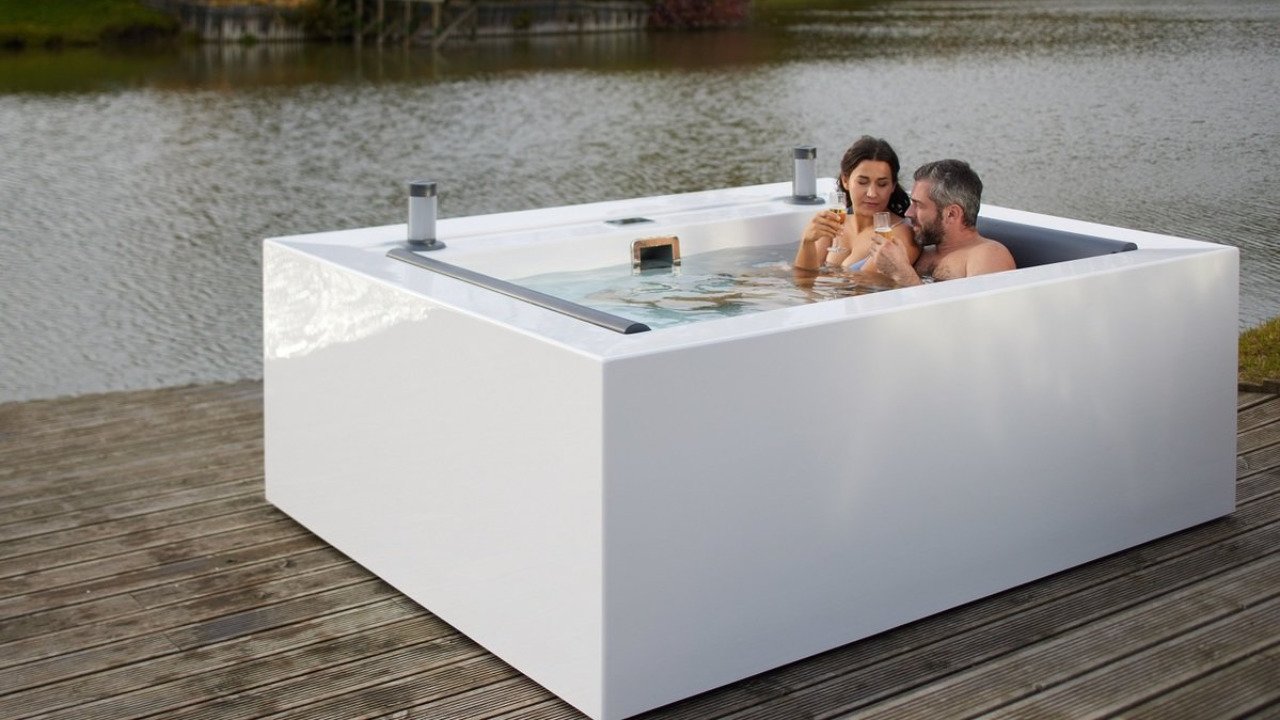 Aquatica Downtown DurateX Spa 833A0977 1280x720