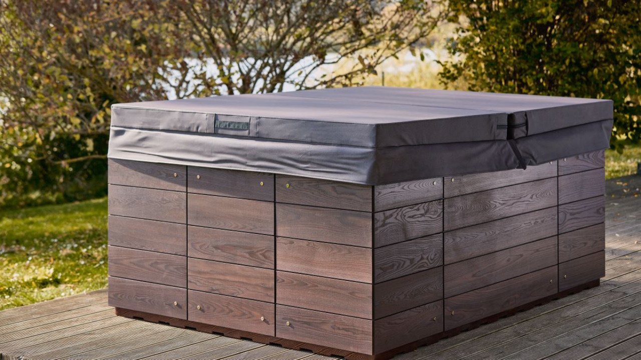 Aquatica Downtown Spa With Wooden Siding02 720 (web)