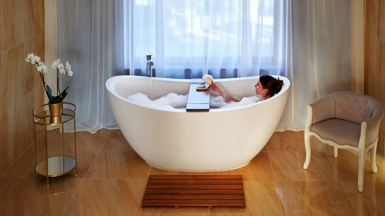 Aquatica Lillian White Freestanding Solid Surface Bathtub DSF8884