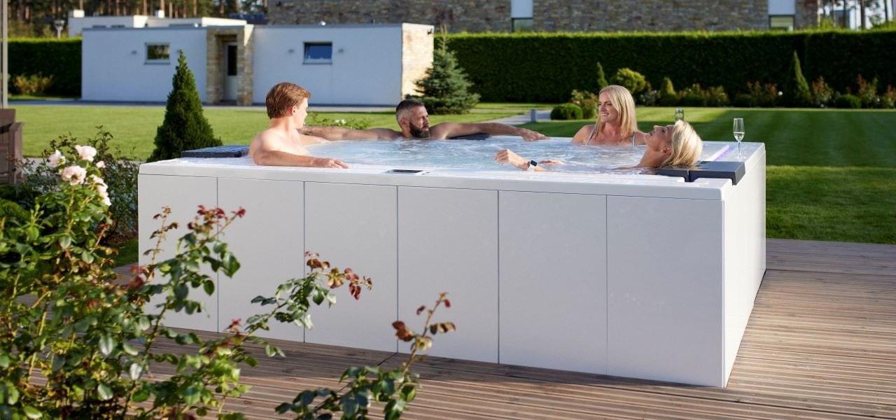 Aquatica Vibe Infinity Spa With Maridur Siding 04 600