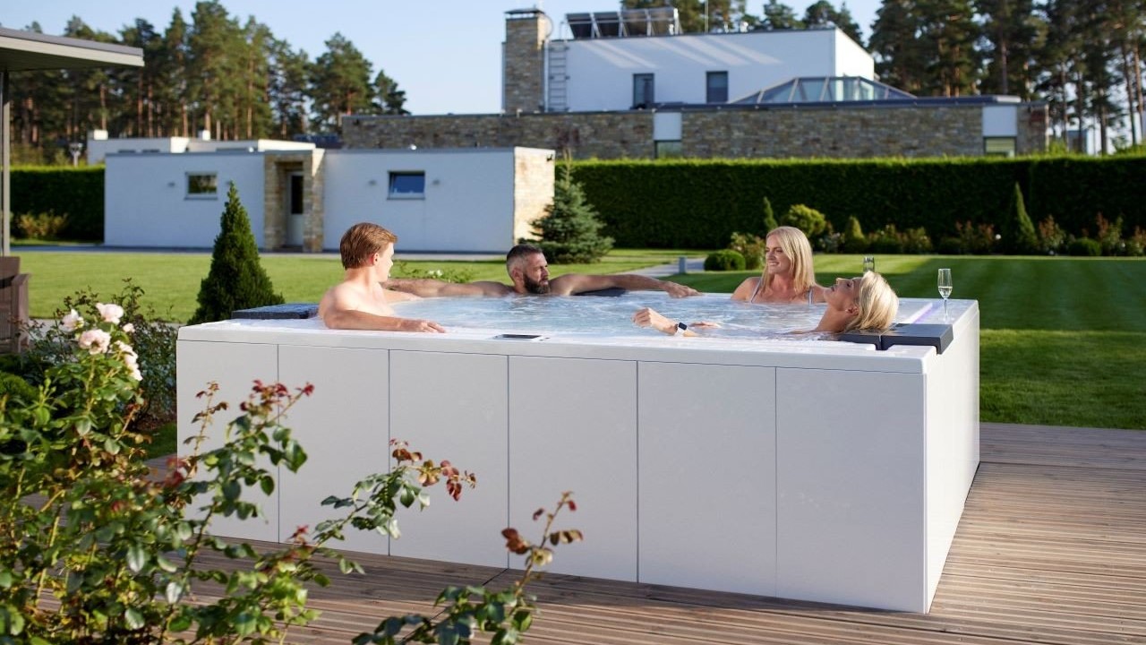 Aquatica Vibe Infinity Spa With Maridur Siding 04 720