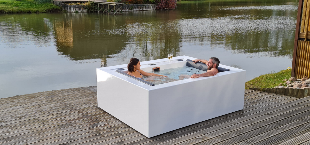 outdoor jacuzzi tub