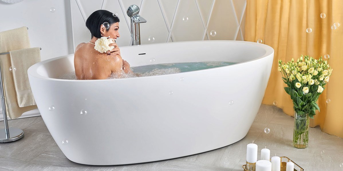 Sensuality wht freestanding oval solid surface bathtub by Aquatica 06 04 1616 17 39 1 WEB (600)