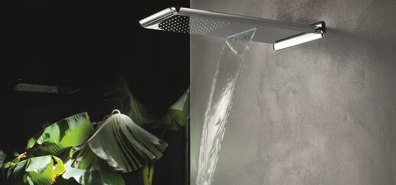 Wave body shower in the wet room