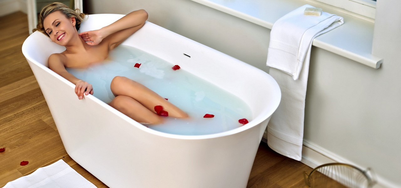 Tulip Wht Freestanding Solid Surface Bathtub (1) 600