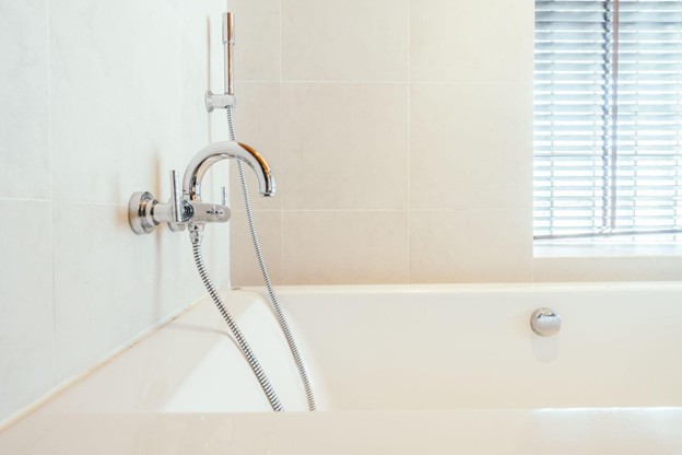 how to remove a bathtub drain Picture4