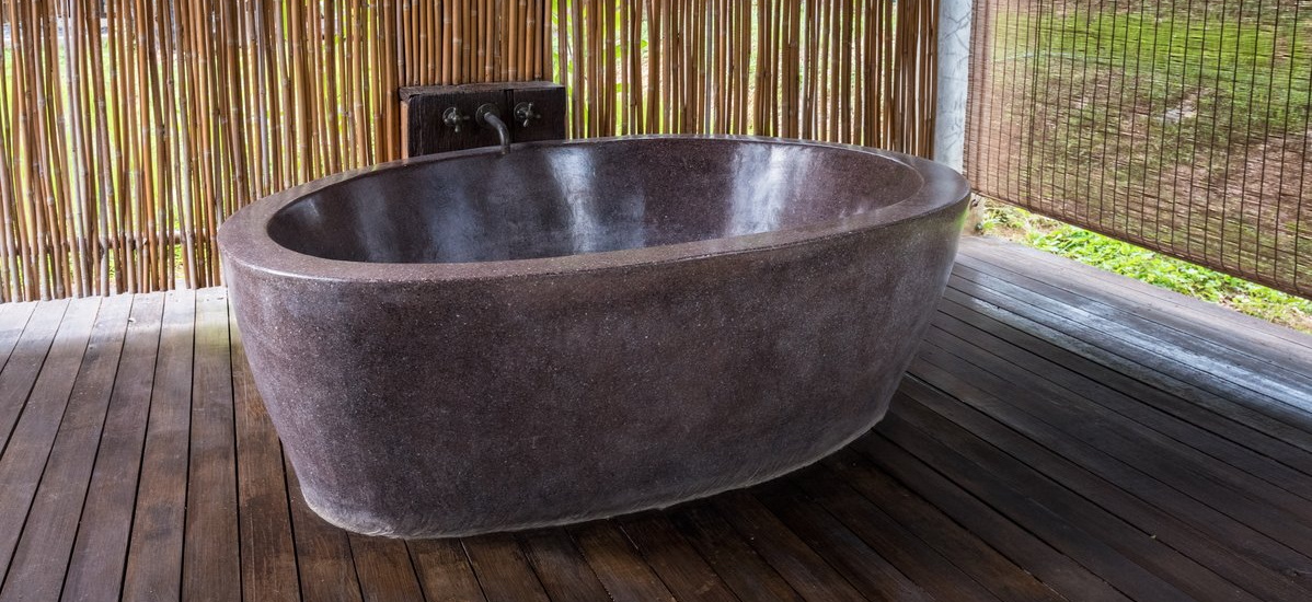 natural stone bathtubs vs aquatex solid surface bathtubs shutterstock 539683060 550